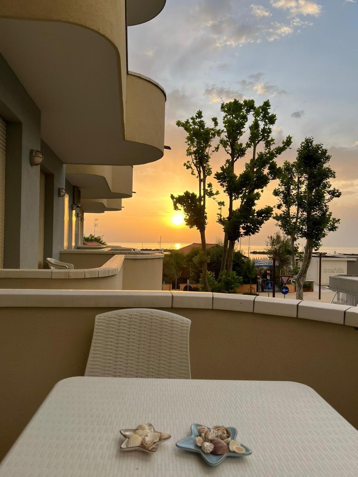 Residence Gabbiano Vista Mare San Mauro Mare エクステリア 写真